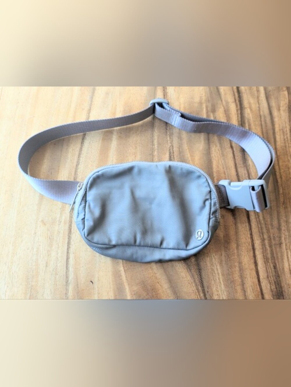 lululemon Everywhere Belt Bag 1L - Mauve (Light Purple) - Picture 2 of 5